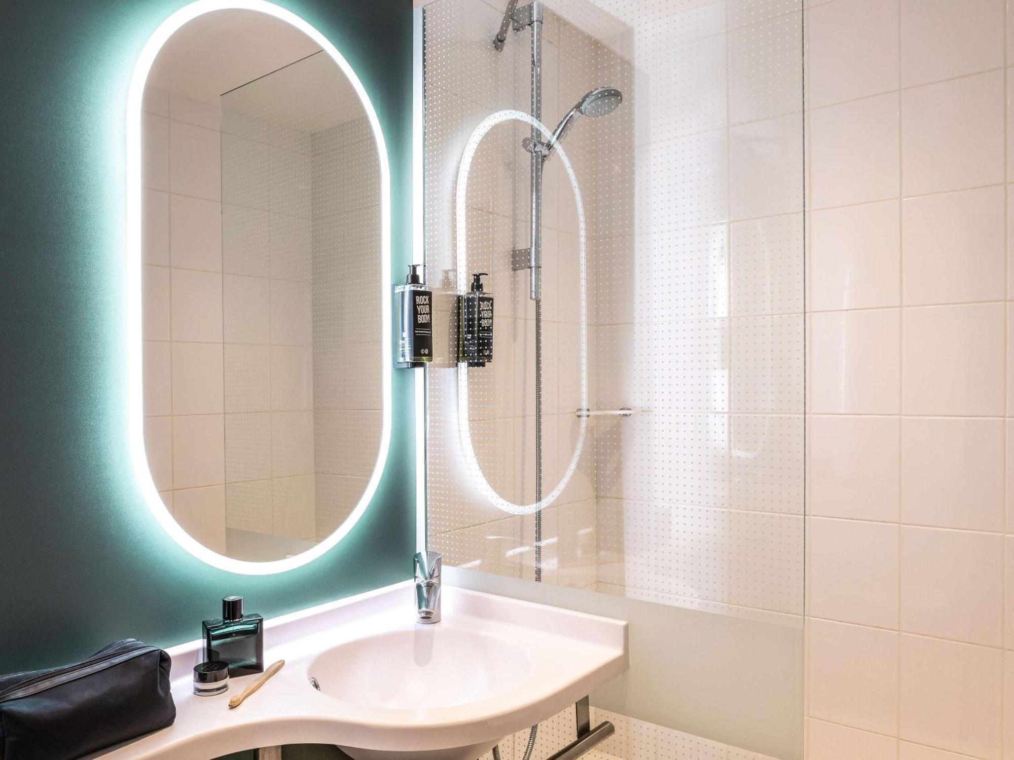Ibis Maine Montparnasse Hotell Paris Exteriör bild