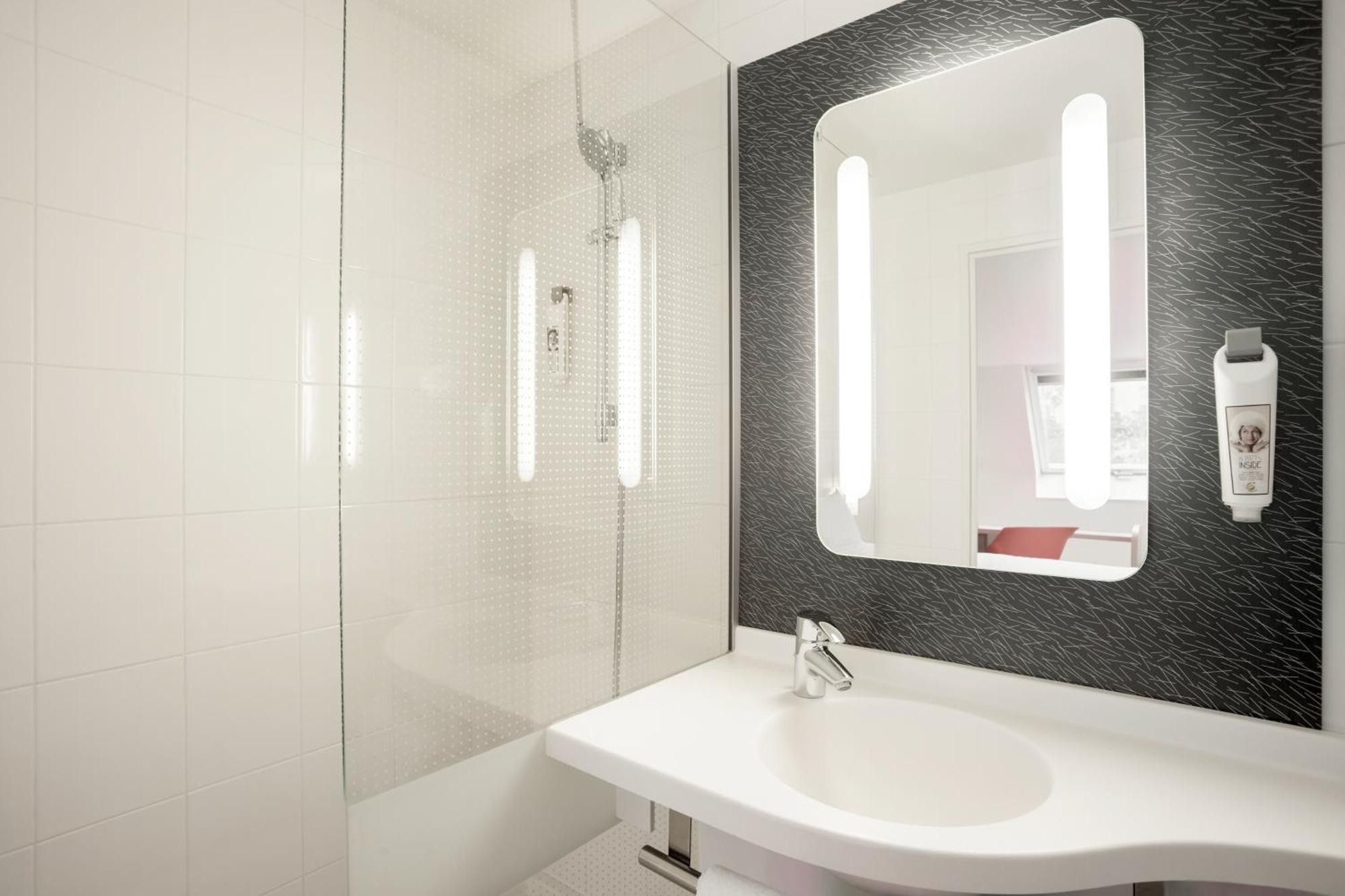 Ibis Maine Montparnasse Hotell Paris Exteriör bild