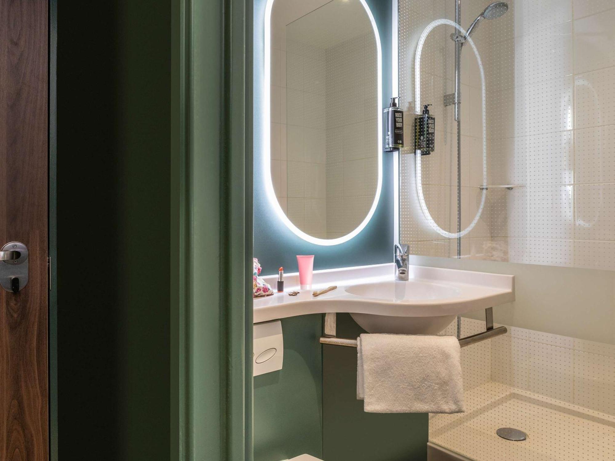 Ibis Maine Montparnasse Hotell Paris Exteriör bild